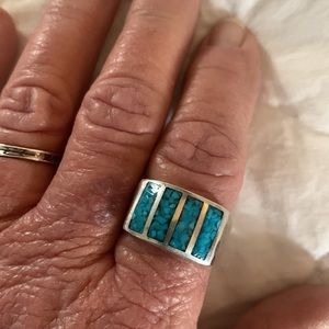 STERLING SILVER INLAID TURQUOISE RING